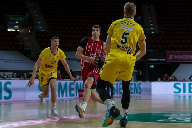 也是年轻一 也是年轻一