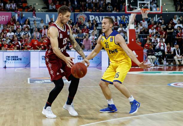 更在情感上 更在情感上